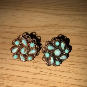 Vintage Turquoise Color Cluster Screw Back Earrings Copper Tone